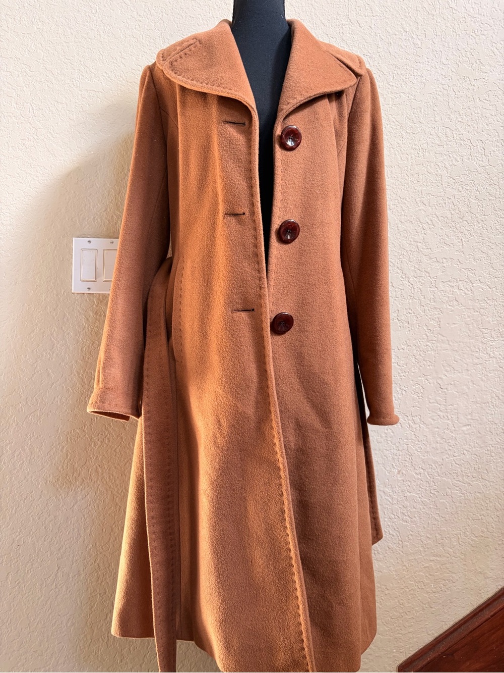 Ellen Tracy Camel Wool-Blend Coat with Smooth Satin Lining - Picture 8 of 9
